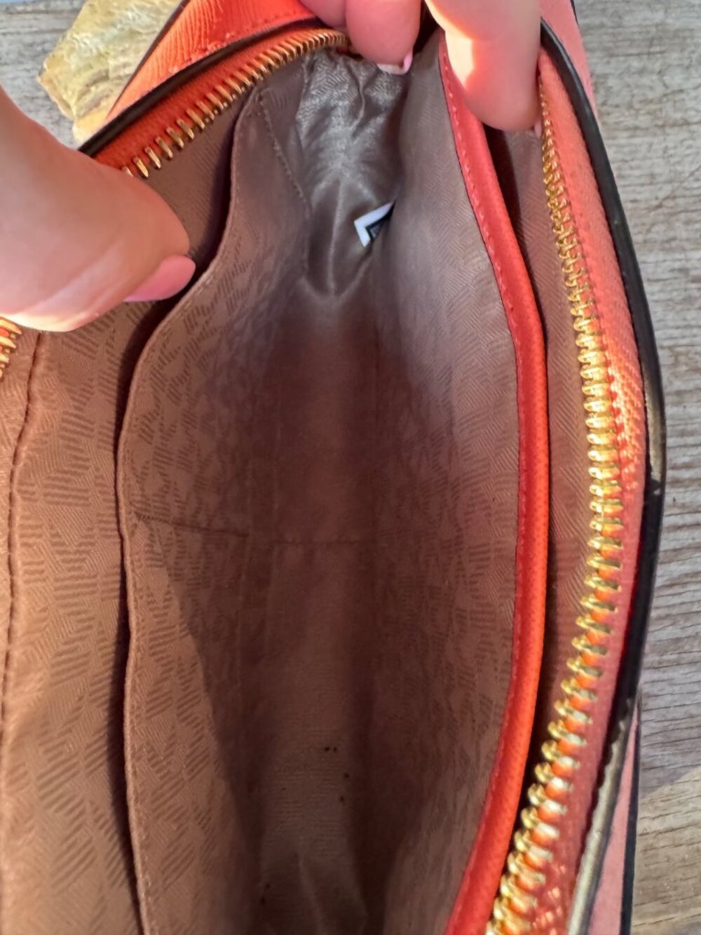 Michael Kors Coral Saffiano Double Zip Crossbody Bag Gold Hardware MK Logo Linin - Picture 4 of 7